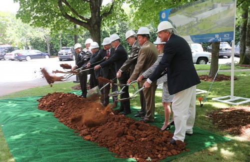 Alabama Governor Robert Bentley along with officials from GE and the City of Huntsville, Madison County and Limestone County, break ground on two new GE Aviation facilities to be built in the Huntsville area. The factories will employ 300 workers once they are completed. Thursday, June 16, 2016. (Governor's Office, Daniel Sparkman)